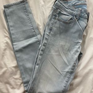 light wash low waisted jegging